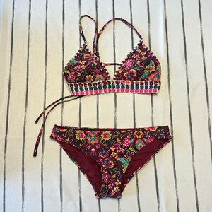 Women’s swimsuit bikini size medium